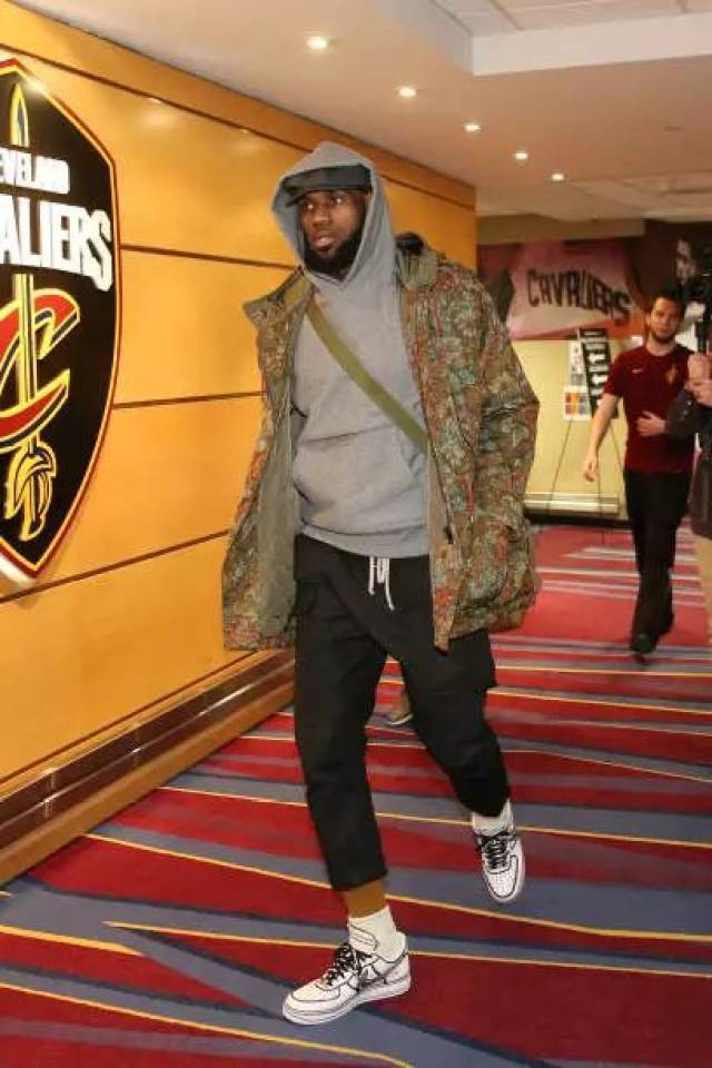 NBA官方出品！防守周经典回顾：肯扬-马丁空中拦截韦德