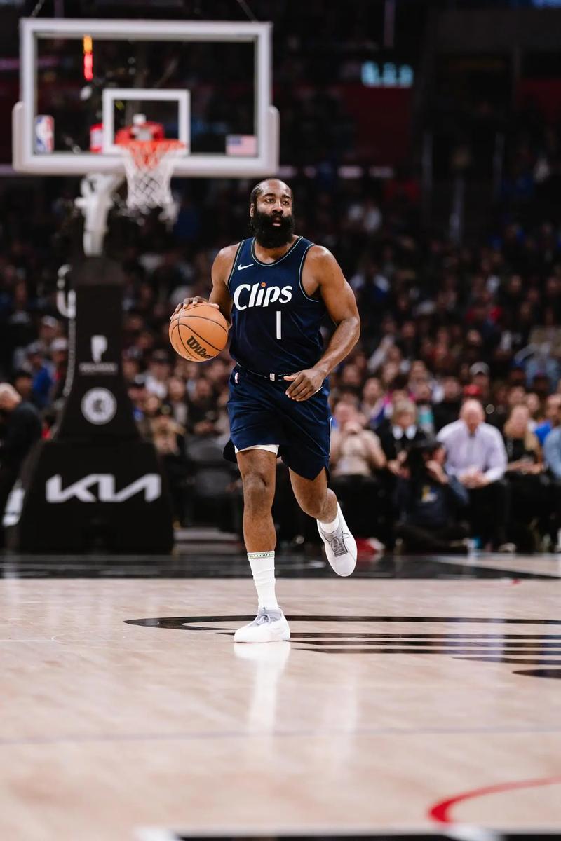 多特vs勒沃库森：阿德耶米领衔，小贝林厄姆、丘库埃梅卡出战