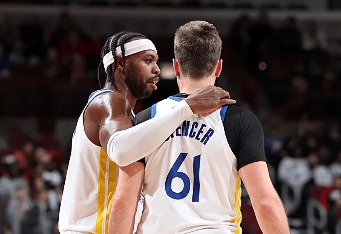 [NBA]人在替补席，交易已完成！终于还是出局了！