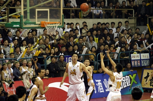 Bin兑现约定，请全队吃大餐，花费7000元