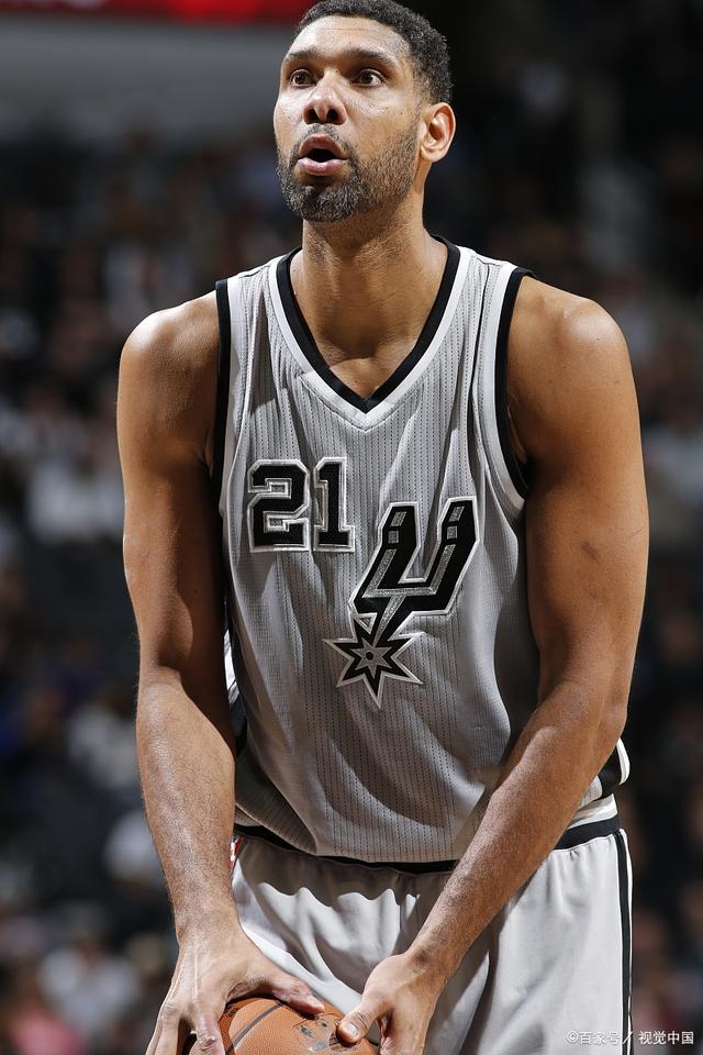 亚洲羽球锦标赛 ｜ 谢定峰肩伤未愈 峰译或挂免战牌